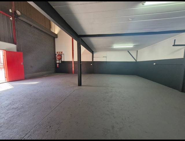 190M² FACTORY TO LET IN JET PARK
